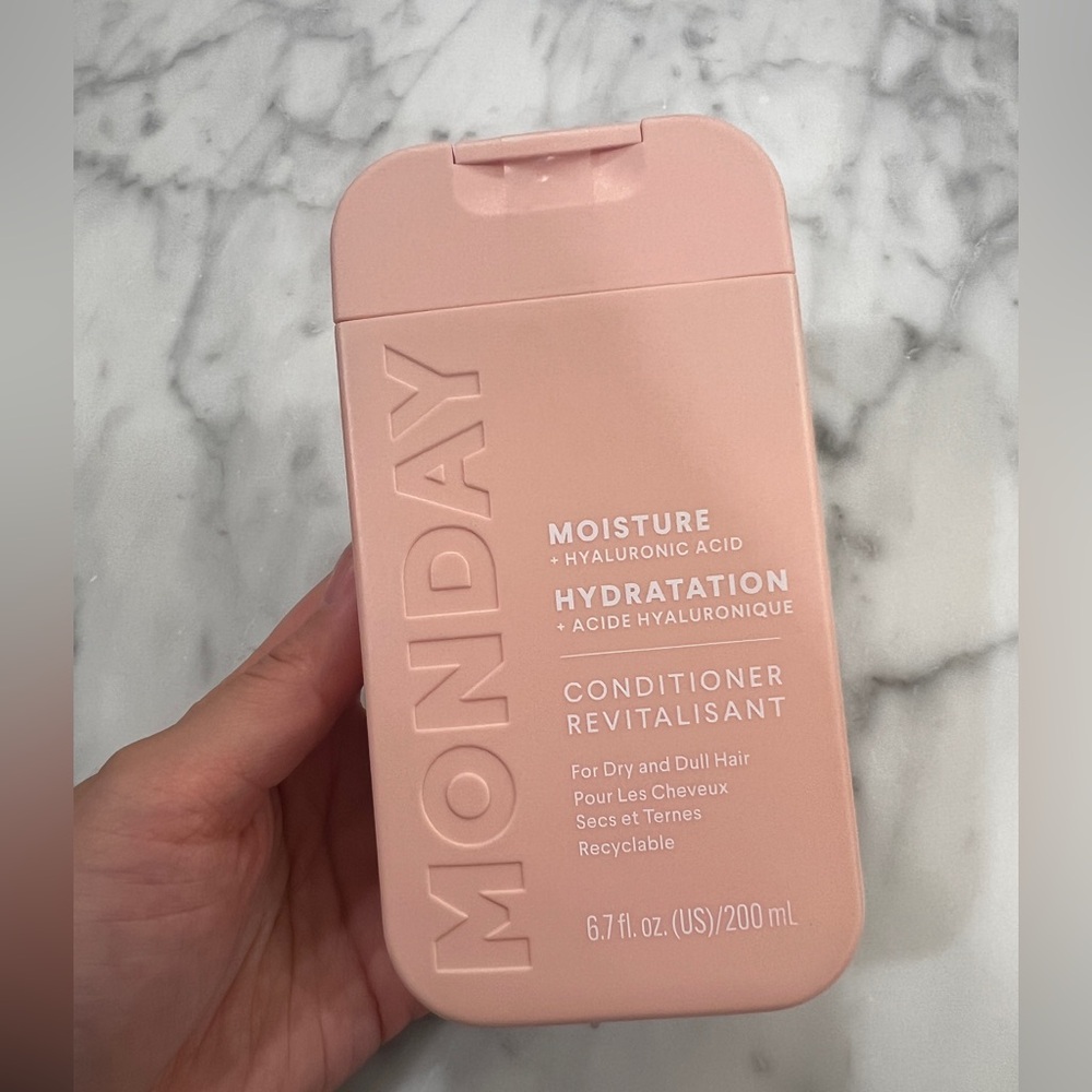 Brand NEW Monday moisture + hyaluronic acid conditioner for dry/dull hair